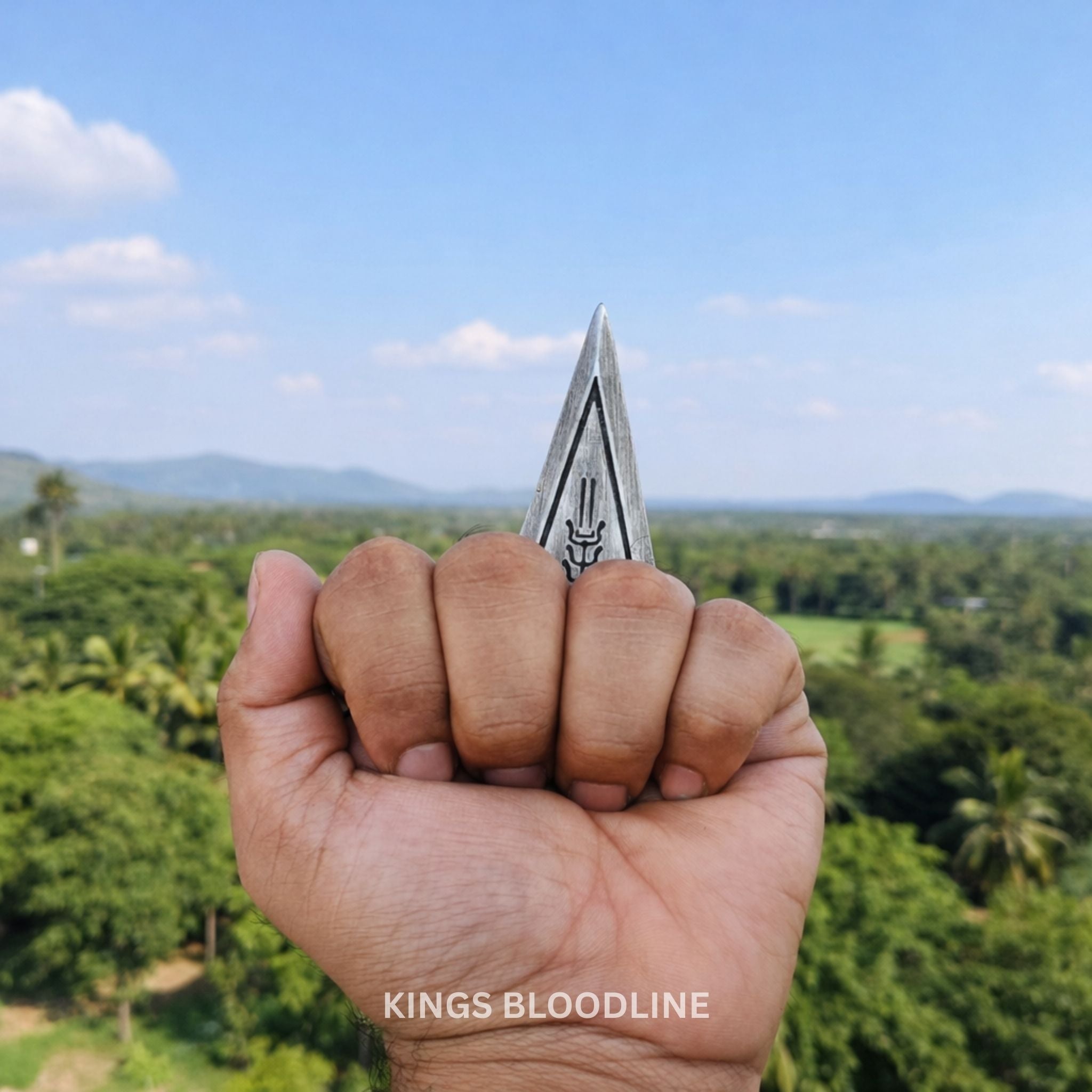 Neck Dagger locket, Neck knife