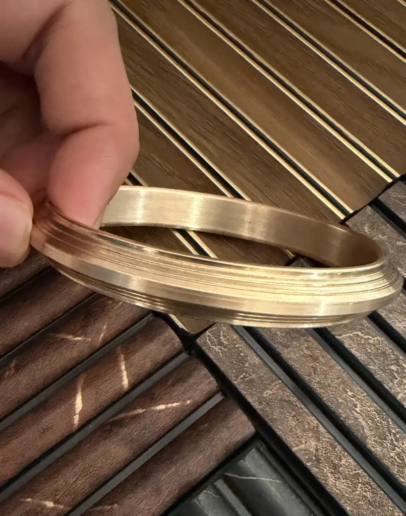 Brass stripe 04.webp